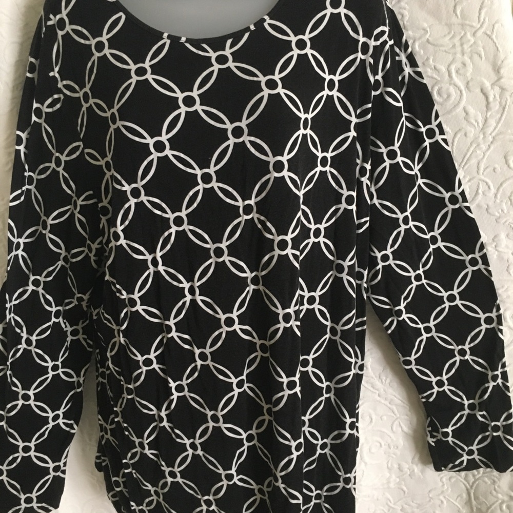 Chico’s long sleeve black and white top, Size: XL